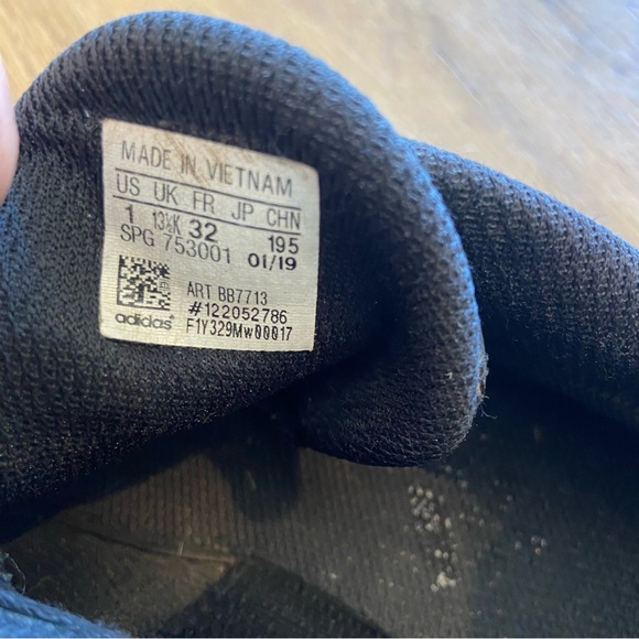 Adidas Lace Up Cleats Size 1 - Picture 8 of 8